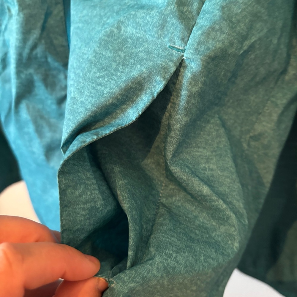 ASICS Windbreaker - Picture 2 of 6